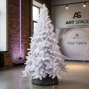 Аренда белой искусственной ели в Сочи