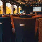 Аренда Чехол журавинка в Маринс Парк Отеле — ART SPACE