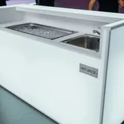 Аренда Стойка барная пластиковая Frozen Desk Version 2 с мойкой и ящиком для льда в Mercure Сочи Центр — ART SPACE