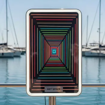Аренда Фотозона бесконечное зеркало 2 на парусной регате (Сочи) — ART SPACE