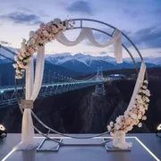 Аренда Арка круглая с бело розовыми цветами в Skypark Sochi — ART SPACE