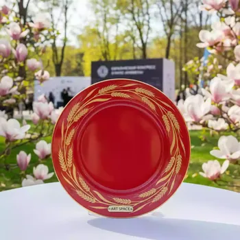Аренда Тарелка Колосок красная в парке «Ривьера» — ART SPACE