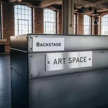 Аренда Стойка ресепшен информационная Backstage в лофте «Студия 21» — ART SPACE