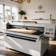 Аренда Принтер УФ планшетный Roland VersaOBJECT CO 300i F2A медиа 762х1500х242 мм стол без вакуума в пляжном клубе Del Mar — ART SPACE