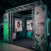 Аренда Фотозона тантамарески веселые в МФК «Горный» — ART SPACE