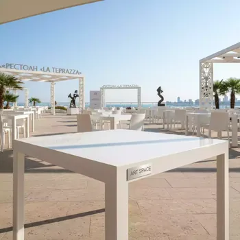 Аренда Стол квадратный белый 70х70 см 02 082XX в ресторане «La Terrazza» — ART SPACE