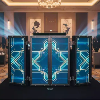 Аренда Лампа LED настольная Голден в Mövenpick Hotel — ART SPACE