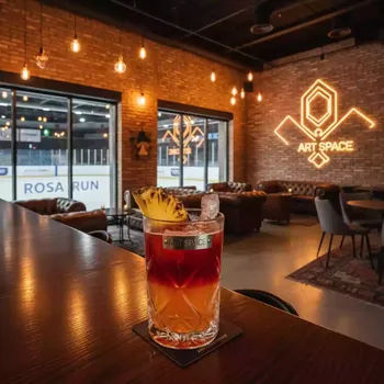 Аренда Коктейль Red Pineapple в ледовой арене «Шайба» — ART SPACE
