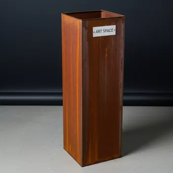 Аренда Кашпо Tubus Slim Corten кортен сталь в ресторане «D.O.M» — ART SPACE