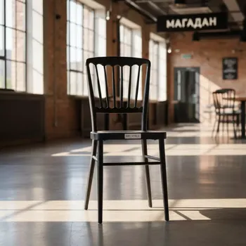 Аренда Стул черный деревянный Кьявари в ресторане «Магадан» — ART SPACE
