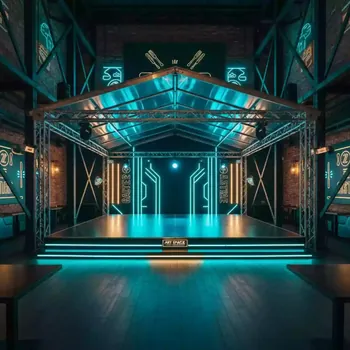 Аренда Сцена с крышей 6х8 м в ресторане «Магеллан» — ART SPACE