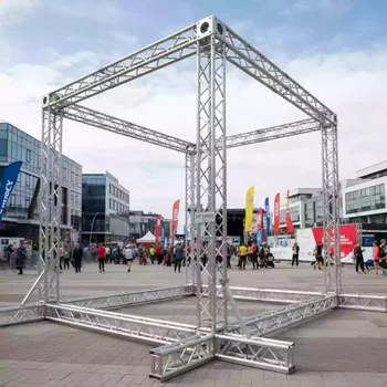 Аренда Фермовая конструкция 5х6 метров для светодиодного экрана в МФК «Горный» — ART SPACE