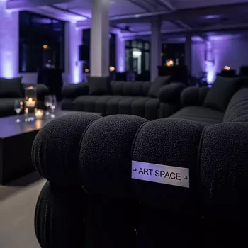Аренда Диваны Puffy черные в Radisson Blu Resort & Congress Centre — ART SPACE