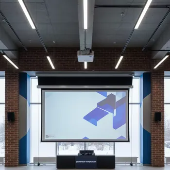 Аренда Экран для проектора с электроприводом Lumien Cinema Tensioned Control LCTC 100123 16 9 222х125 MW в отеле «Богатырь» — ART SPACE
