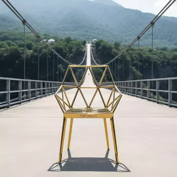 Аренда Стул Хит каркас золотой ромб в Skypark Sochi — ART SPACE