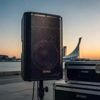 Аренда Колонка активная Mackie Thump 15A на территории Морпорта Сочи — ART SPACE