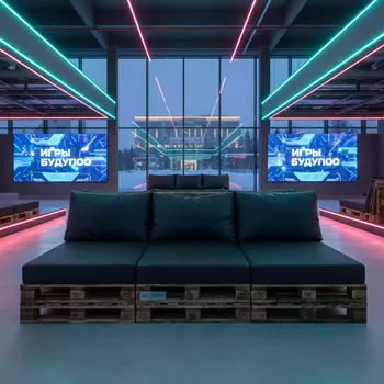 Аренда Диван паллетный модульный обожженный с черной подушкой в Radisson Blu Resort & Congress Centre — ART SPACE
