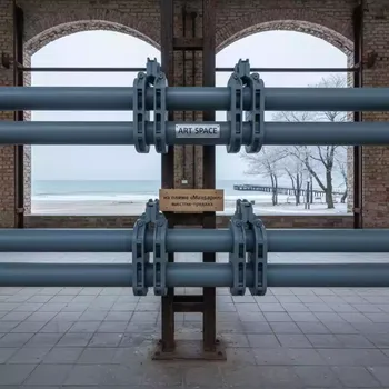 Аренда Клипсы двойные для труб на пляже «Мандарин» — ART SPACE