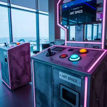 Аренда Бой кнопочный Амур в Маринс Парк Отеле — ART SPACE