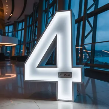 Аренда Цифра белая 4 в отеле Hyatt Regency Sochi — ART SPACE