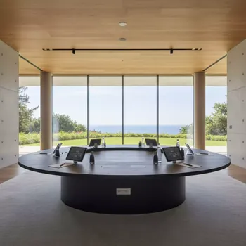 Аренда Стол Лидер 3 D1800 венге черный в Swissôtel Resort Sochi Kamelia — ART SPACE