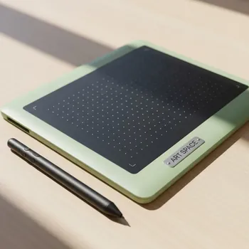 Аренда Графический планшет Wacom Intuos M Bluetooth фисташковый CTL 6100WLE N в Bridge Resort — ART SPACE