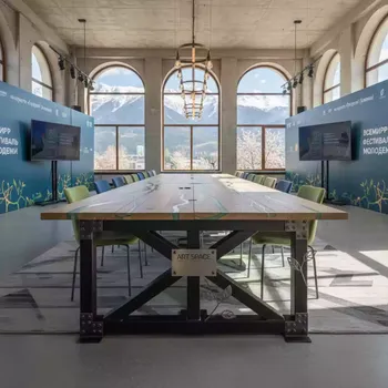 Аренда Стол переговорный 10 местный на курорте «Газпром» (Альпика) — ART SPACE