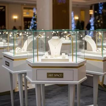 Аренда Остров торговый для ювелирной продукции Amore & Baci в Imeretinskiy Hotel — ART SPACE