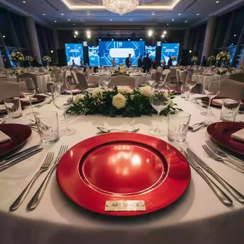 Аренда Тарелка подстановочная Gatsby красная 33 см в отеле Hyatt Regency Sochi — ART SPACE