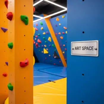 Аренда Скалодрома аттракциона Стены в ресторане «Баран-Рапан» — ART SPACE