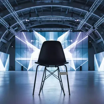 Аренда Стул Eames черный металл в ледовом дворце «Большой» — ART SPACE