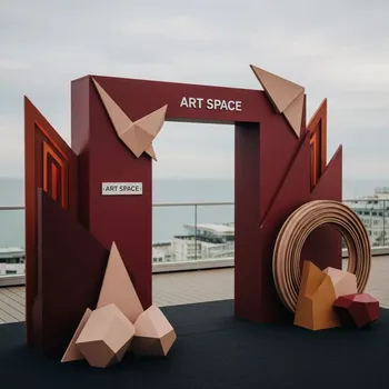Аренда Фотозоны и фигуры из картона в Mercure Сочи Центр — ART SPACE
