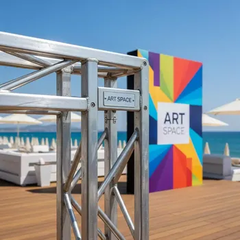 Аренда Пресс волл Джокер 2х2 м в пляжном клубе Del Mar — ART SPACE