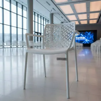 Аренда Стул пластиковый Lucy белый в Radisson Blu Resort & Congress Centre — ART SPACE