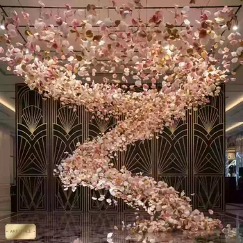 Аренда Фотозона летающие лепестки в Cosmos Sochi Hotel — ART SPACE