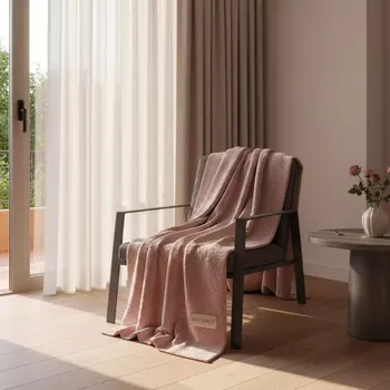 Аренда Плед флисовый розовый 130х170 см в Boutique Hotel PORTUM 1905 — ART SPACE