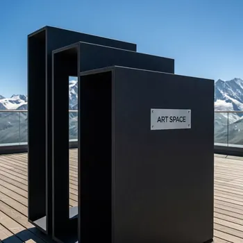 Аренда Стойки композиционные черные на площадке Rosa Peak (2320м) — ART SPACE