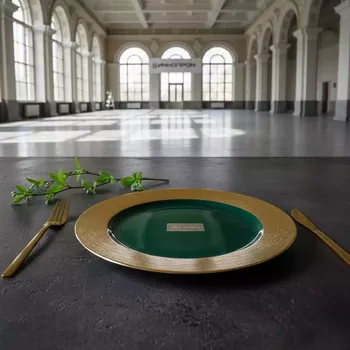 Аренда Подстановочная тарелка Зеленое золото 33 см в санатории «Металлург» — ART SPACE