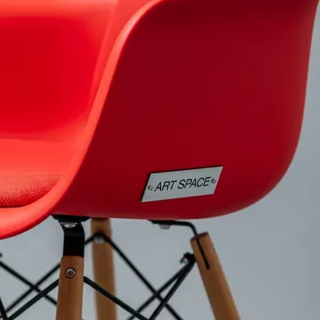 Аренда Стул Eames DSW красный в Novotel Resort — ART SPACE