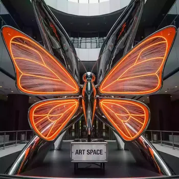 Аренда Бабочка оранжевая в отеле «Звездный» — ART SPACE