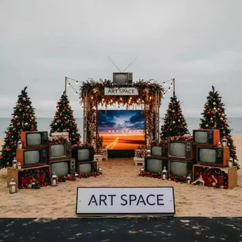 Аренда Фотозона новогодняя ретро телевизоры на пляже «Маяк» — ART SPACE