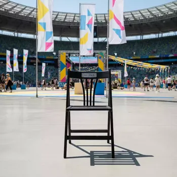 Аренда Стул Терье черный на арене «Фишт» — ART SPACE