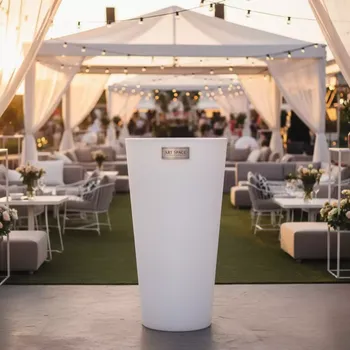 Аренда Кашпо Tubus Slim Shine 27 белое Prosperplast 15 л в Stella di Mosca — ART SPACE