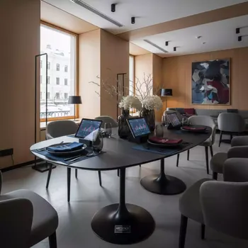 Аренда Стол Tulip 90х90 чёрный в Boutique Hotel PORTUM 1905 — ART SPACE