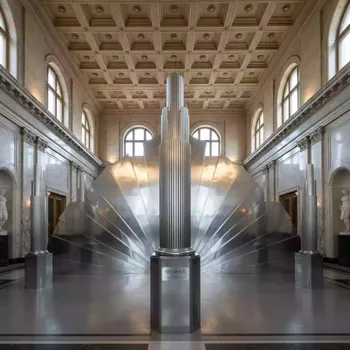 Аренда Фотозона серебро с колоннами в санатории «Сочи» — ART SPACE