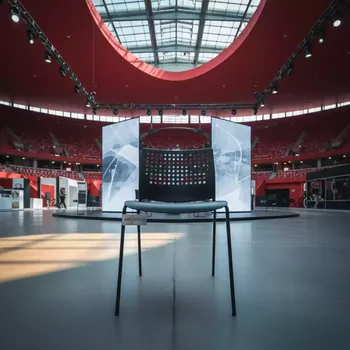 Аренда Стул Adde Black в Red Arena — ART SPACE