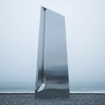 Аренда Моно светло серый глянец на пляже «Маяк» — ART SPACE