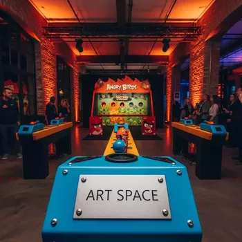 Аренда Тир Angry Birds Live в банкетном зале «Дельфин» — ART SPACE