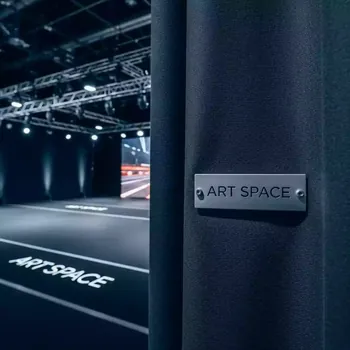 Аренда Занавес раздвижной подъемно опускной в Delta Sirius — ART SPACE