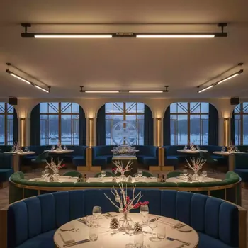 Аренда Светильник трековый Jazzway Стик 35 Вт LED 3000 K 120° в ресторане «Магадан» — ART SPACE